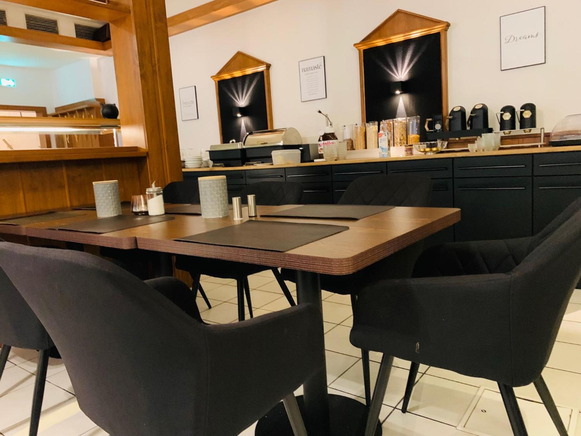 Parkhotel Кам Екстериор снимка