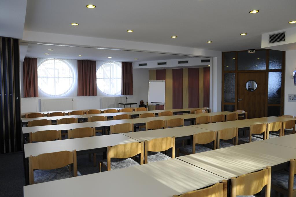 Parkhotel Кам Екстериор снимка